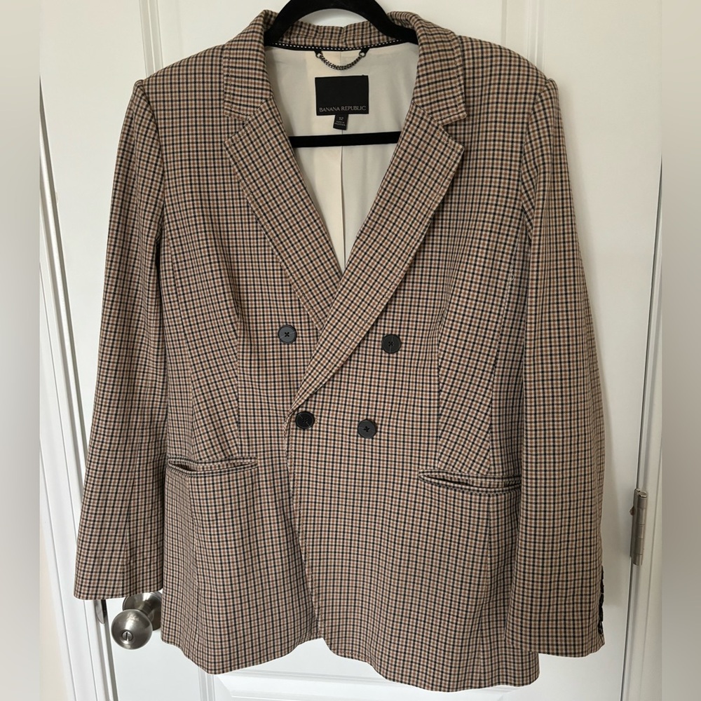 EUC Banana Republic Black and Tan Houndstooth Washable Blazer